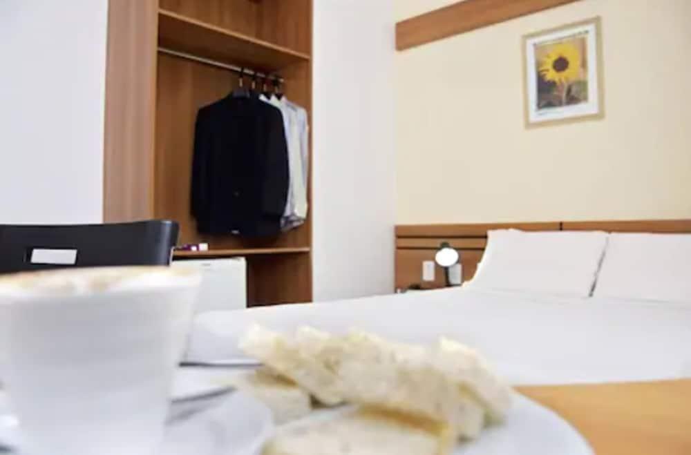 Delcas Hotel