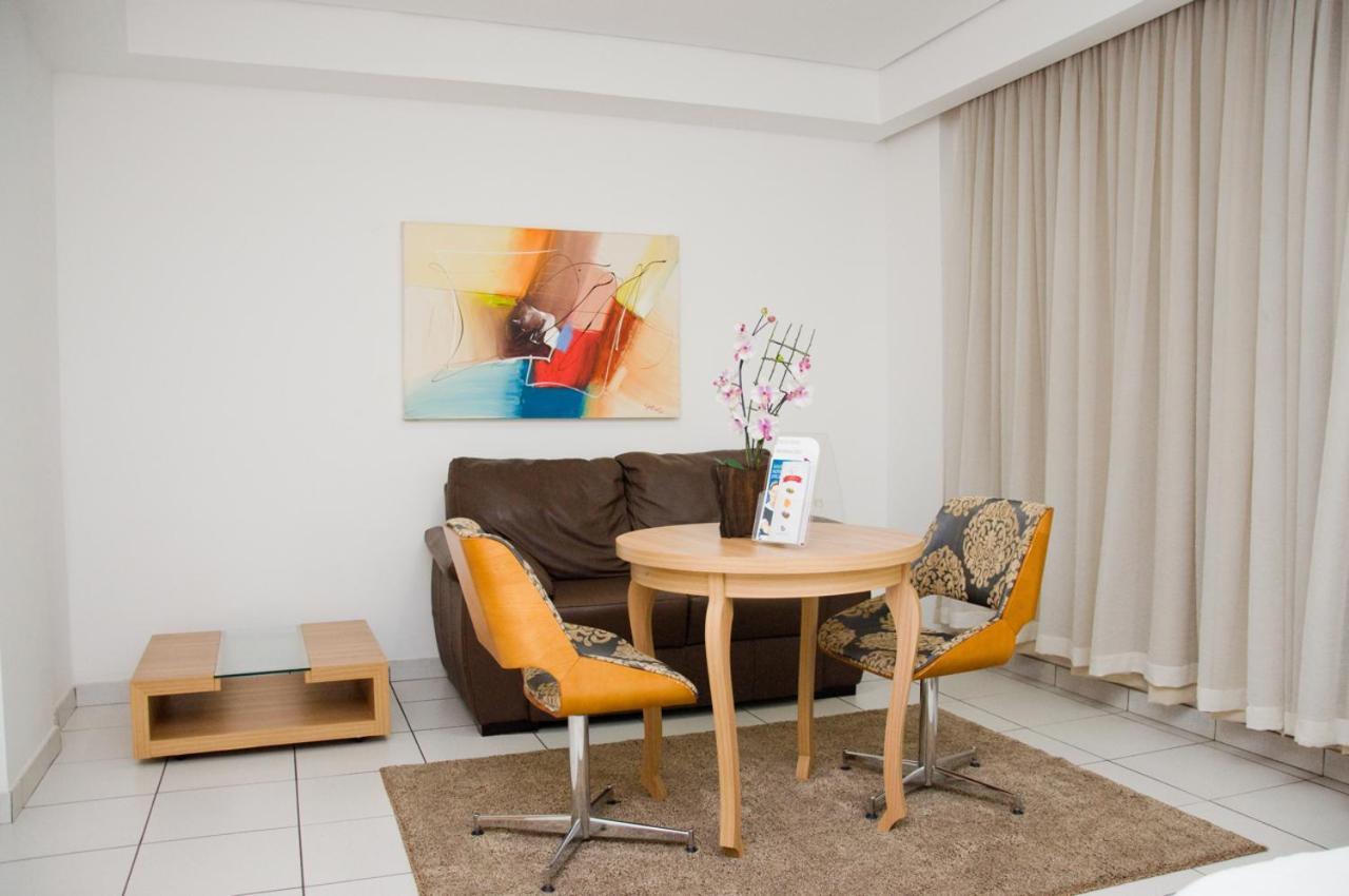 Delcas Hotel 3*